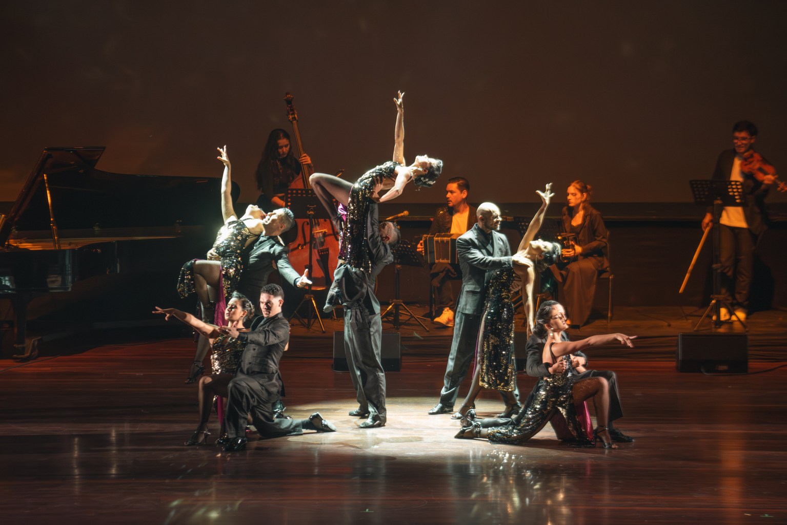 A Puro Tango celebra 25 años de historia con gran espectáculo en Medellín