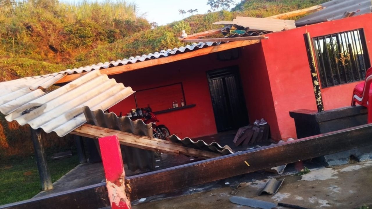 Cuatro noches consecutivas de lluvia dejan 28 familias afectadas en Campamento: 11 trapiches paneleros dañados y vías bloqueadas