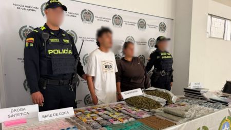 Capturan a dos presuntos integrantes de ‘El Trianón’ con más de 2.400 dosis de droga en Sabaneta Capturan a dos presuntos integrantes de 'El Trianón' con más de 2.400 dosis de droga en Sabaneta