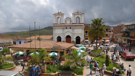 Disidencias de las FARC imponen toques de queda y amenazas en Anorí mediante panfleto intimidatorio