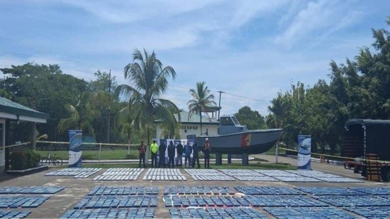 Cayeron cinco hombres con más de cuatro toneladas de cocaína en Turbo