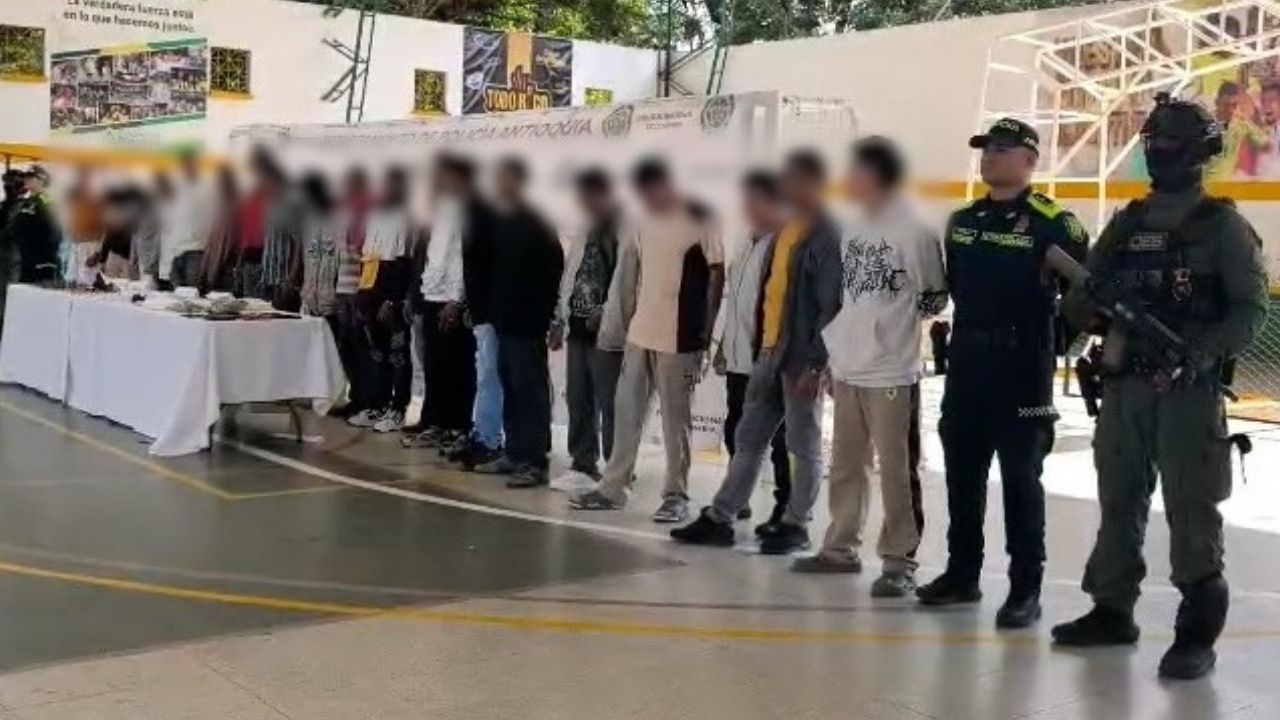 Cayeron 23 señalados miembros de "La Oficina" en allanamientos en Amalfi