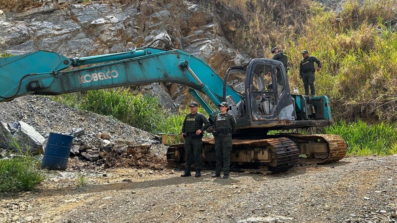 Inutilizan maquinaria por $1.580 millones en operativo contra la minería ilegal en Bello