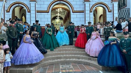 Así fue la celebración de los quince años de siete jóvenes en San Luis y el homenaje a Karen