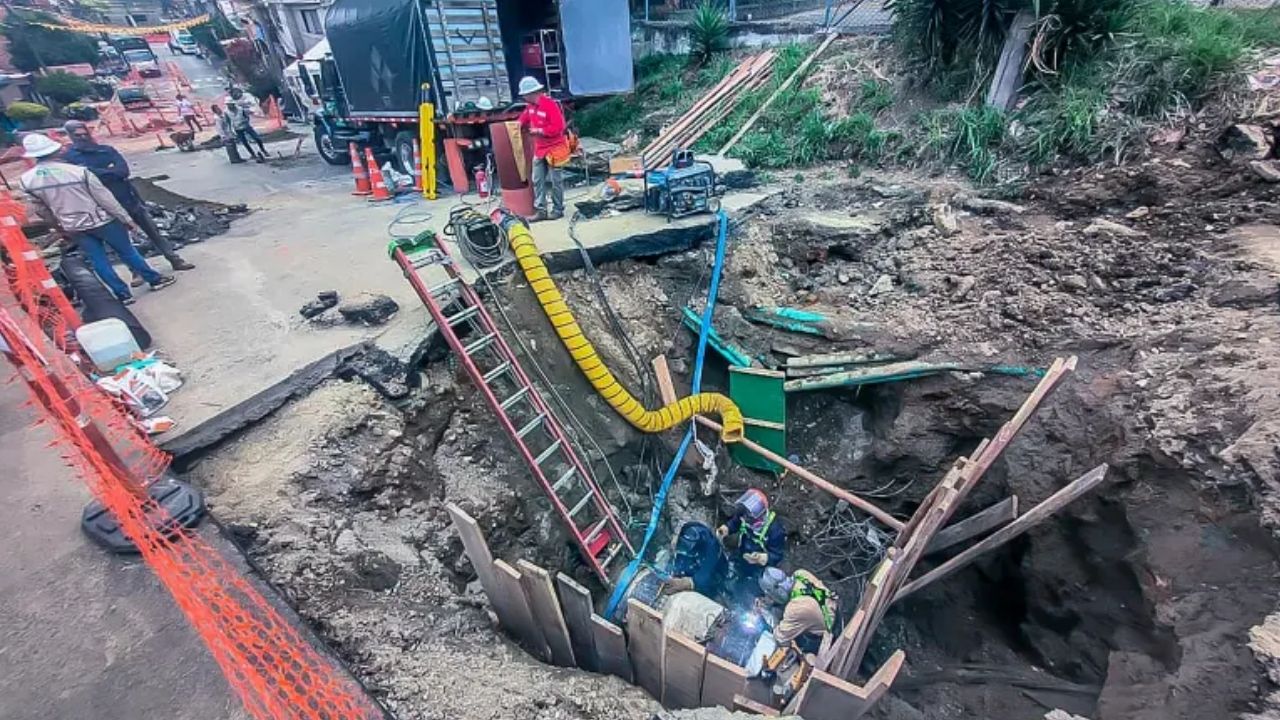 EPM concluye reparación de tubería y prepara restablecimiento del agua en el nororiente de Medellín