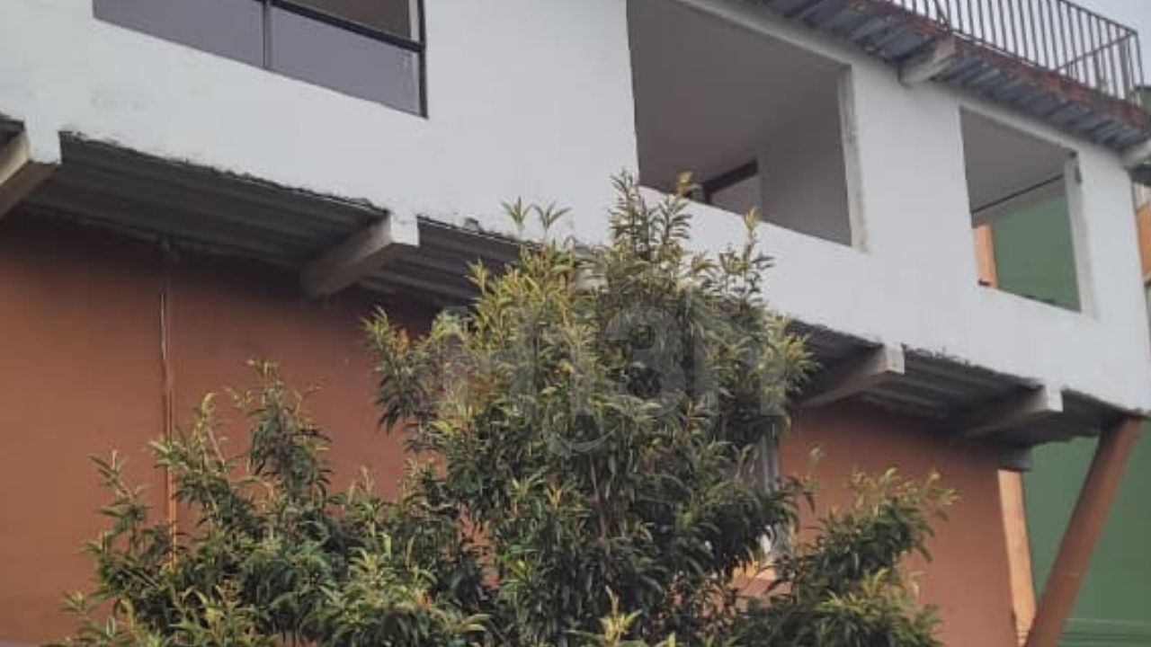 Avanza la demolición de un edificio de tres pisos en San Antonio de Prado
