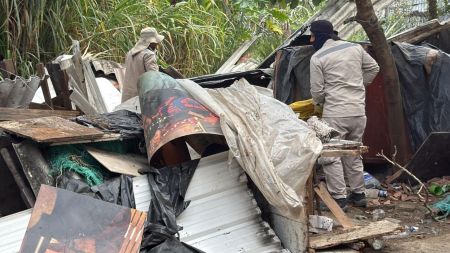 Retiran cambuche y 21 metros cúbicos de residuos en intervención en Juan XXIII, La Estrella