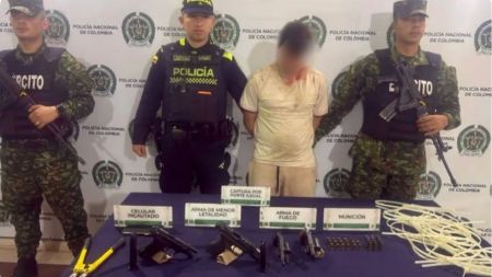 Se tiraron a una quebrada en Bello para huir de la Policía: terminaron heridos, rescatados por bomberos y capturados