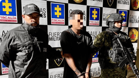 Cuando iba a cobrar la millonaria extorsión a comerciantes, lo capturaron en flagrancia en Barbosa Cuando iba a cobrar la millonaria extorsión a comerciantes, lo capturaron en flagrancia en Barbosa