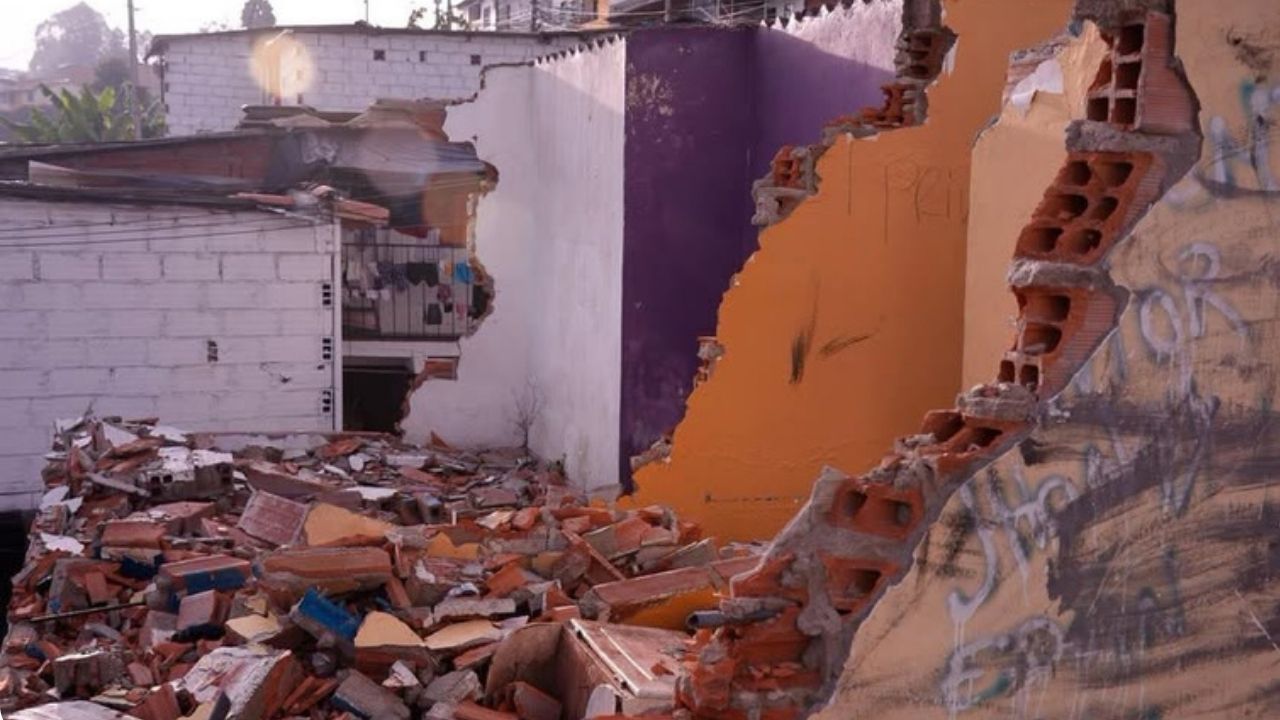 Tumbaron las casas abandonadas del barrio Juan Antonio Murillo en Rionegro