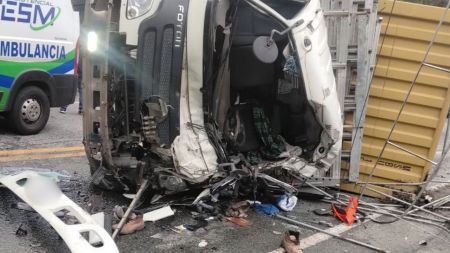 Reportan accidente en la vía Medellín-Caldas que involucró a tres vehículos