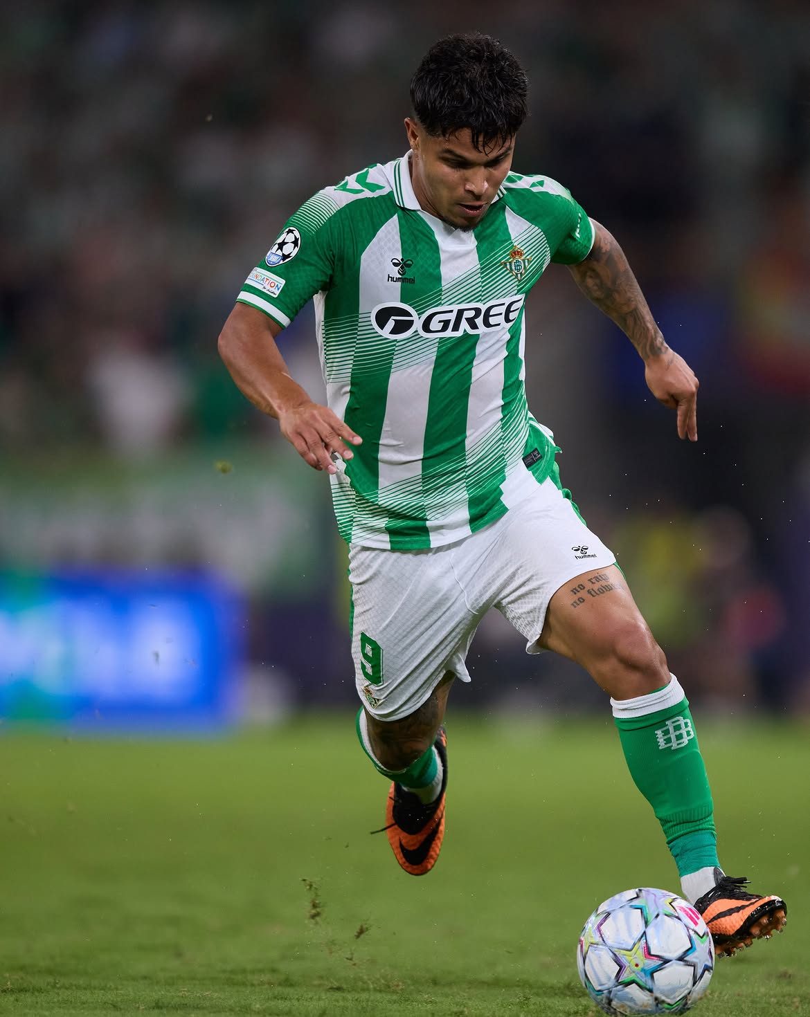 El ´Cucho Hernández´ entró a la lista de colombianos goleadores en Champions League