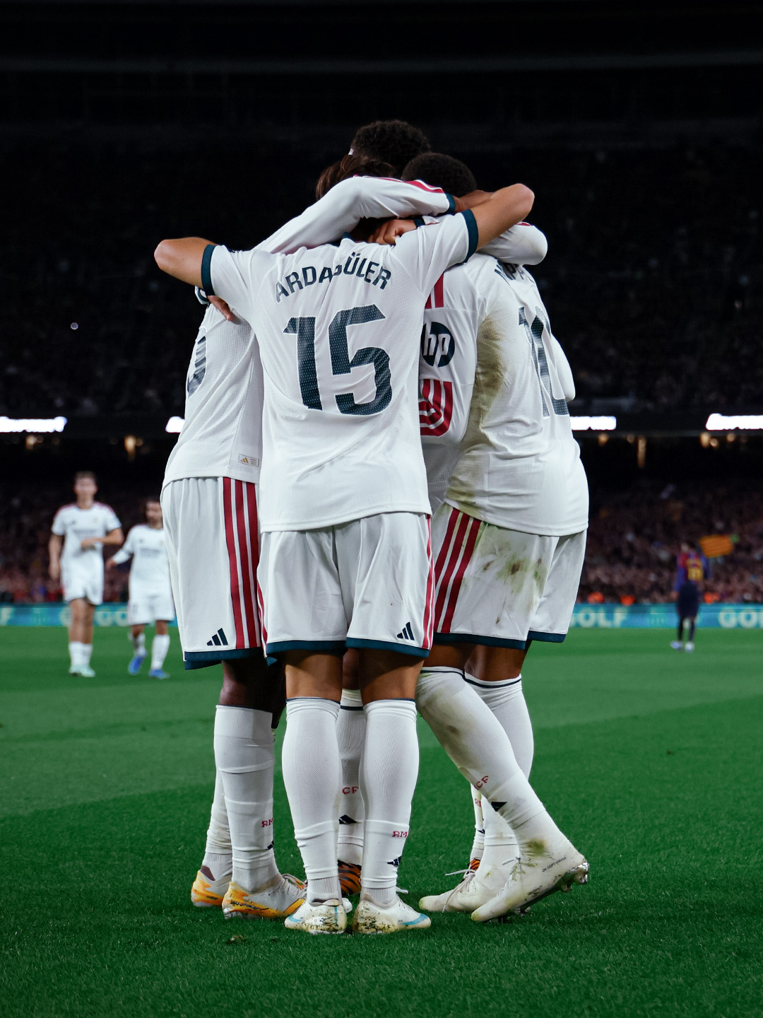 A puro pulso, Real Madrid le ganó a Barcelona y se quedó con el clásico español 1 A puro pulso, Real Madrid le ganó a Barcelona y se quedó con el clásico español