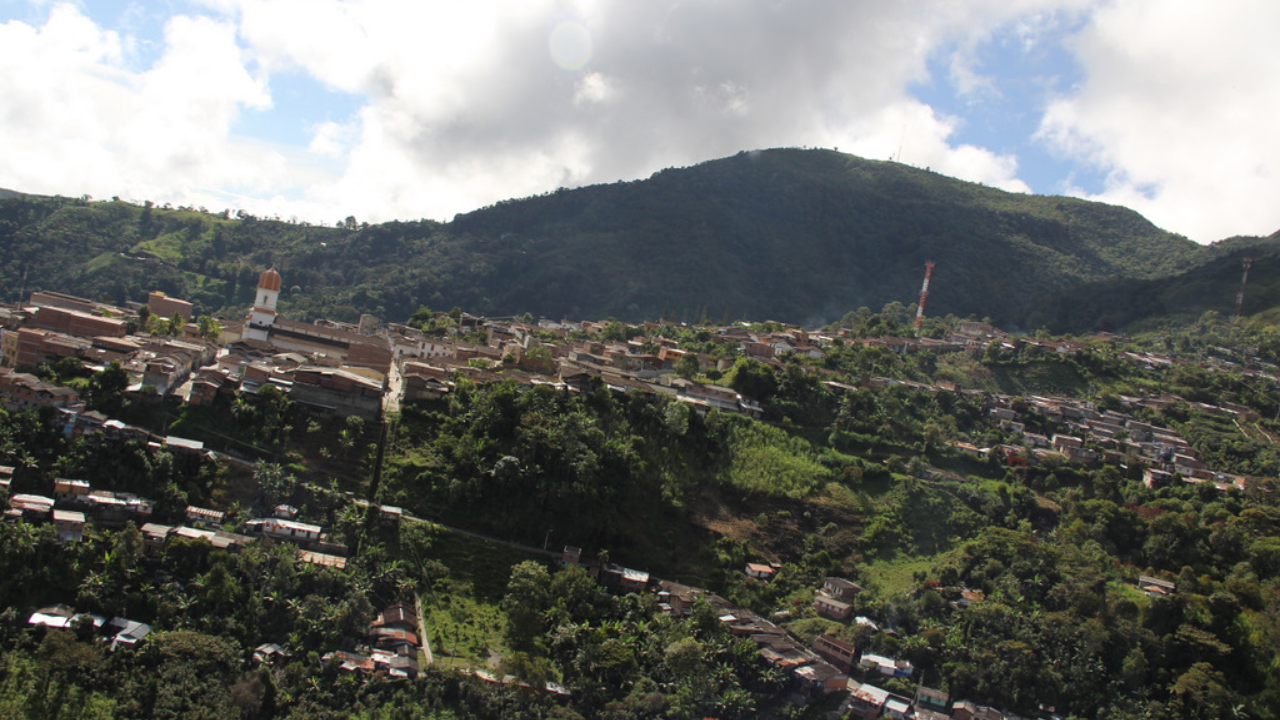 Cerca de 30 veredas de Ituango tienen dificultades de conexión por daños en una vía rural
