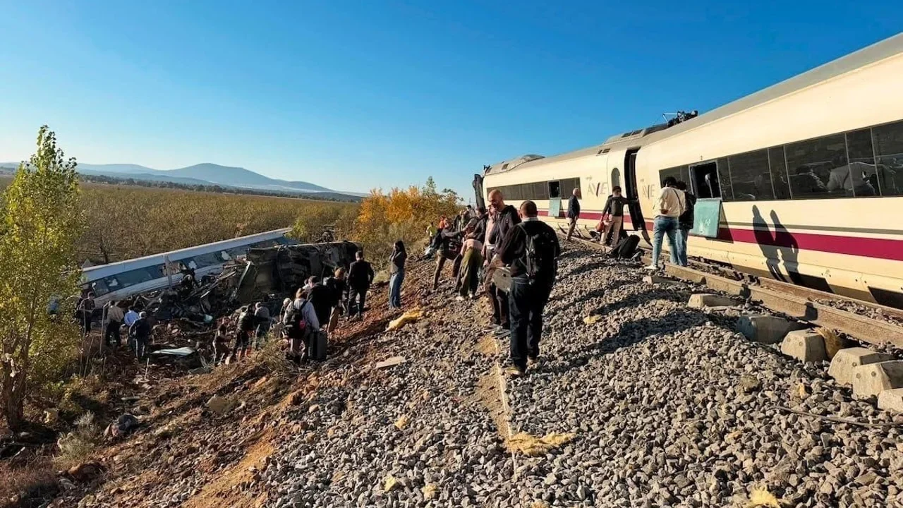 Tragedia en España: accidente de tren en Toledo deja varios fallecidos y más de 179 heridos 1 Tragedia en España: accidente de tren en Toledo deja varios fallecidos y más de 179 heridos