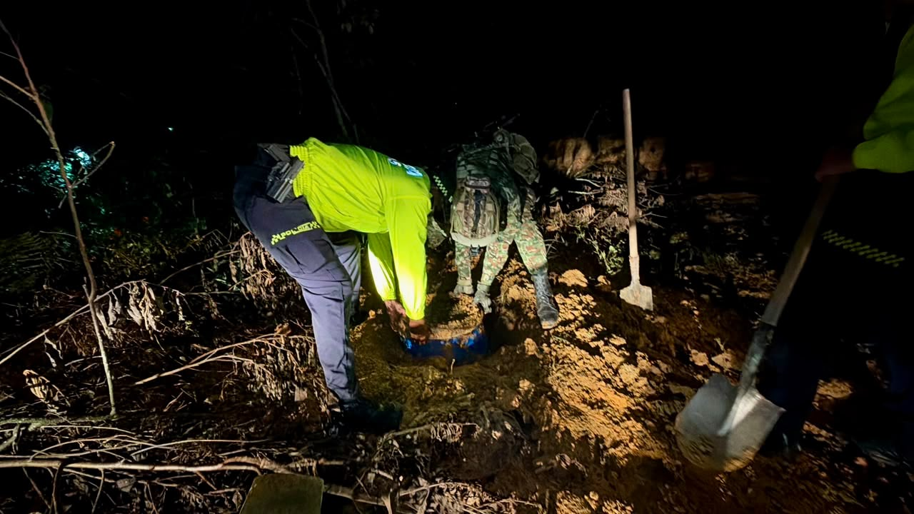 VIDEO: Incautan 40 kilos de cocaína en El Carmen de Viboral, Antioquia 2 Incautan 40 kilos de cocaína en El Carmen de Viboral, Antioquia