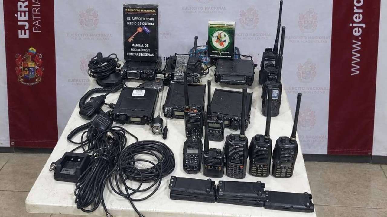 Incautan equipos de comunicación del Clan del Golfo en zona rural de Carepa, Antioquia 1 Incautan equipos de comunicación del Clan del Golfo en zona rural de Carepa, Antioquia
