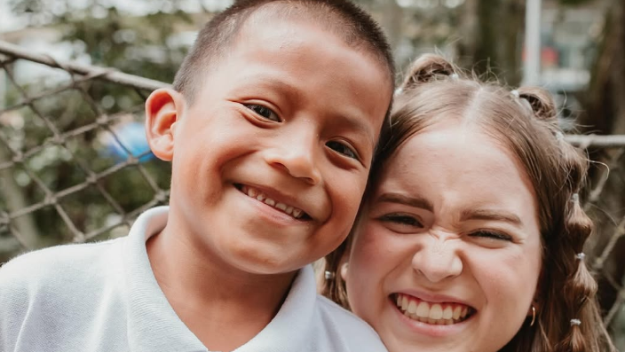 Soñar Despierto: La revolución juvenil que transforma la infancia vulnerable