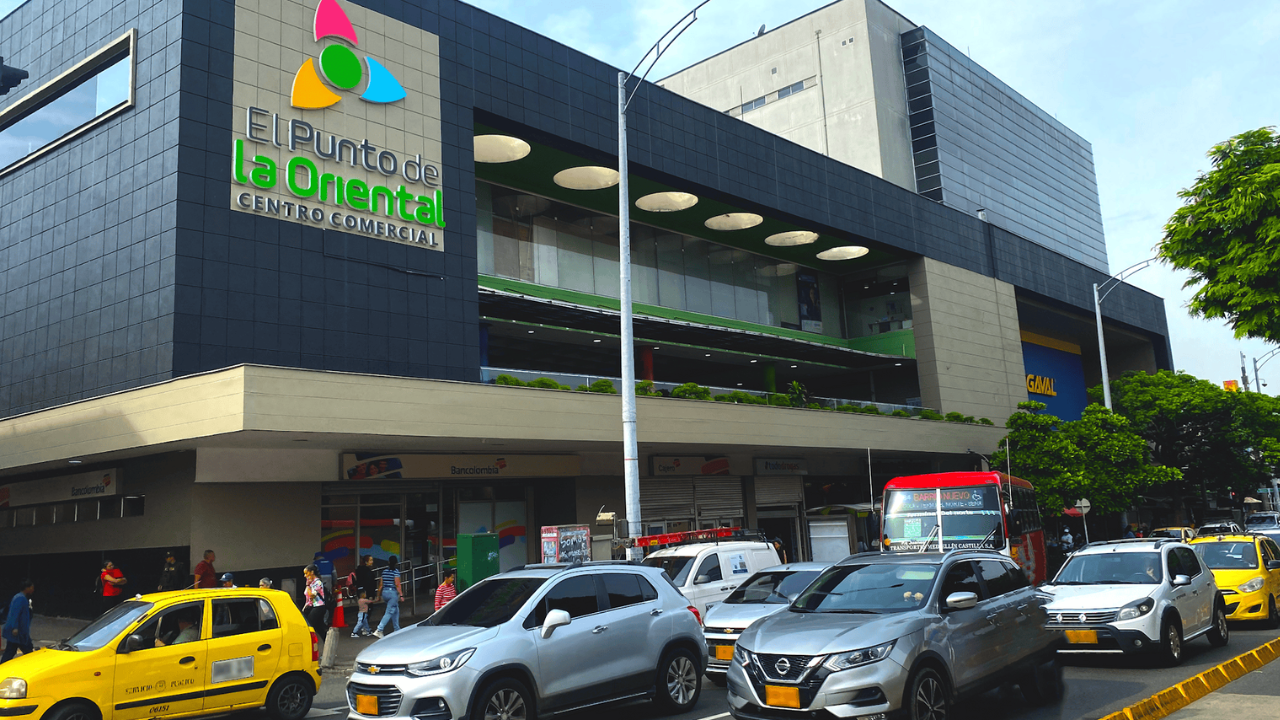 Balacera en el centro de Medellín deja un hombre muerto y dos heridos, entre ellos un policía 