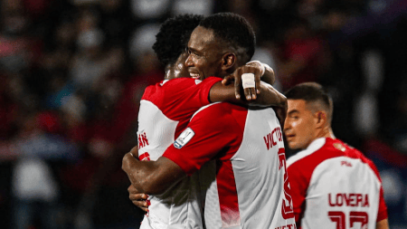 Otra vez de cabeza: Independiente Medellín cayó de local ante Santa Fe