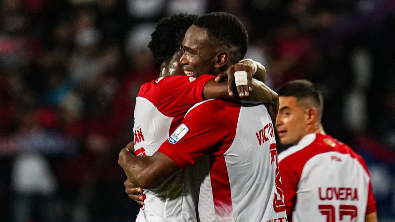 Otra vez de cabeza: Independiente Medellín cayó de local ante Santa Fe