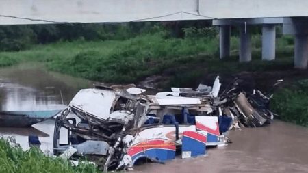VIDEO: Accidente del bus de Kbeto Zuleta dejó dos músicos muertos y varios heridos en el río Ariguaní Accidente del bus de Kbeto Zuleta dejó dos músicos muertos y varios heridos en el río Ariguaní