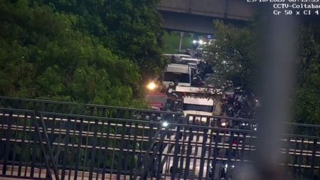 Siniestro vial genera movilidad reducida en la Autopista Sur, pasando la Calle 10