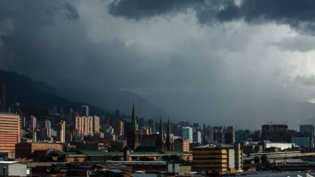 EN VIDEO | Conozca imágenes y datos del 'aguacero' que azotó ayer a Medellín y el Valle de Aburrá