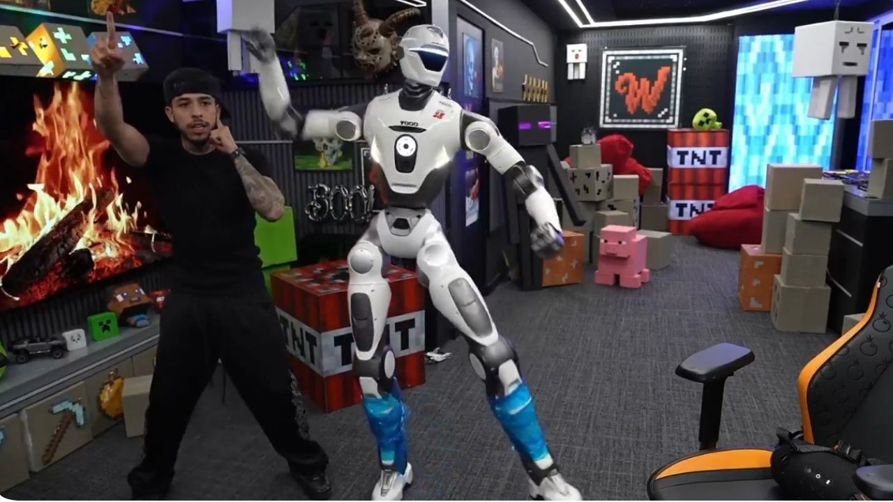 VIDEO: robot de Westcol es protagonista en redes causando momentos inesperados durante su último stream