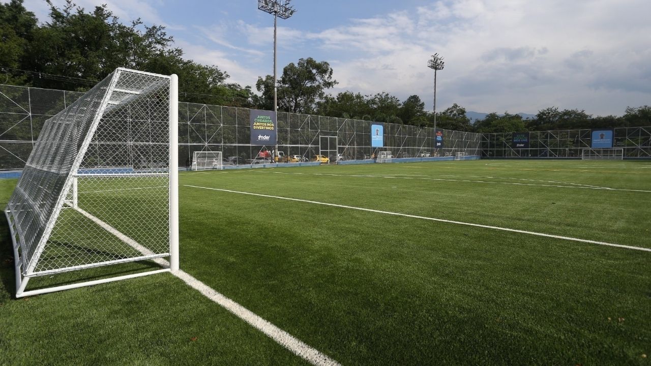 Nueve canchas de Medellín cuentan con sistemas sostenibles de drenaje
