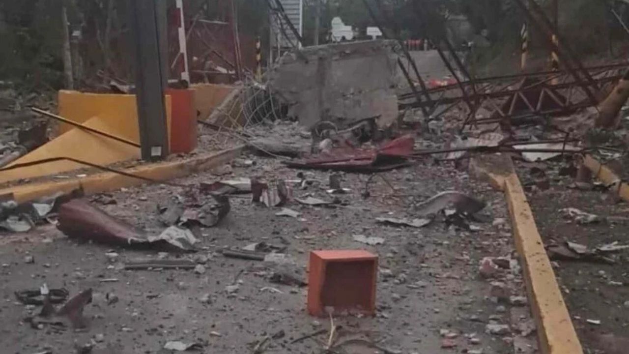 Atentado en el peaje de El Bordo: disidencias habrían realizado ataque con vehículo cargado de explosivos