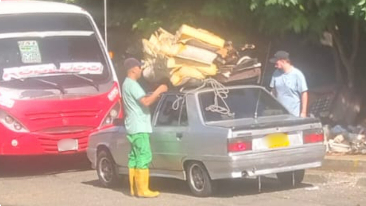 "De nada sirvió la limpieza": Comunidad de Robledo exige sanciones para "malos vecinos" que llenan las calles de escombros