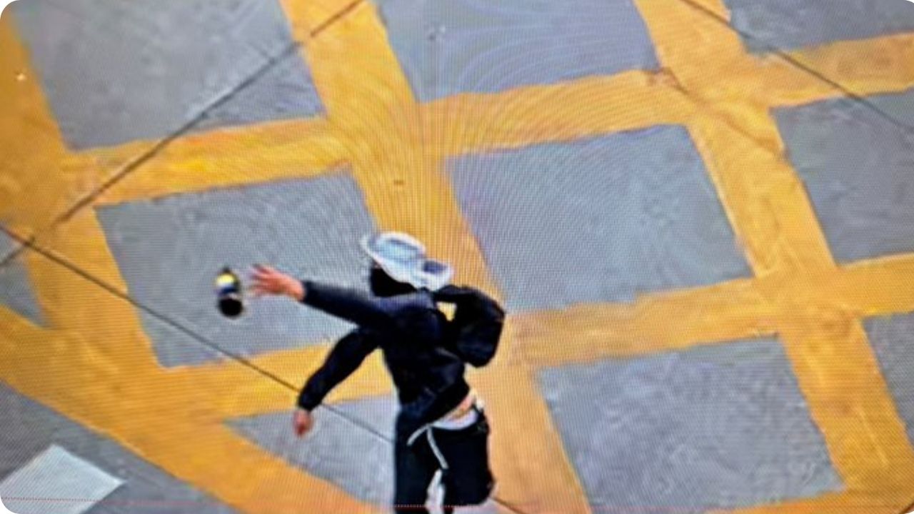 Reportan desórdenes y bloqueos en la calle Barranquilla durante la movilización en Medellín 1 Reportan desórdenes y bloqueos en la calle Barranquilla durante la movilización en Medellín