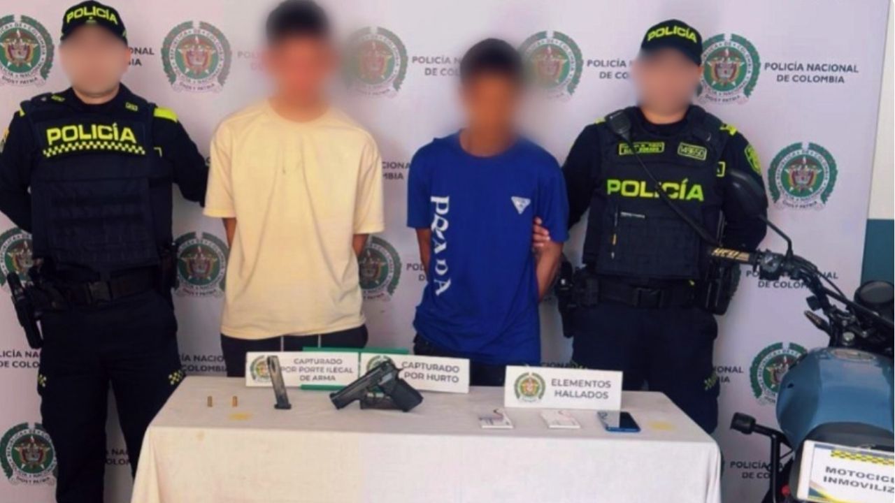 Cayeron dos fleteros en Medellín que habrían robado a un hombre afuera de una entidad bancaria