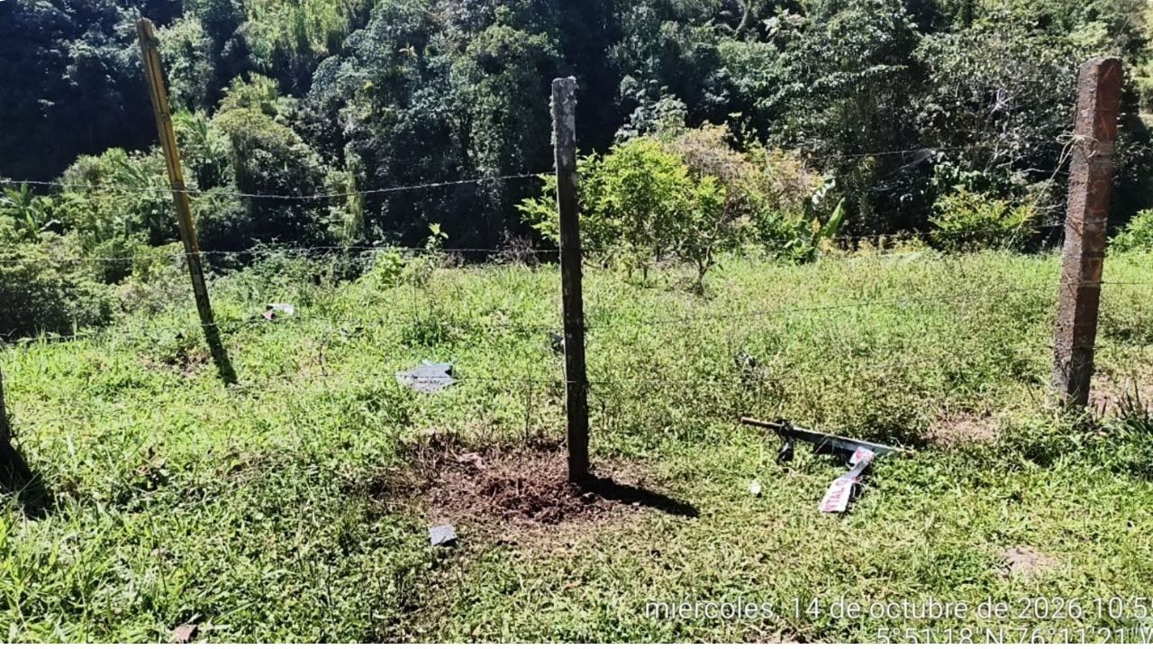Hallan carga explosiva que pertenecería al ELN en la vía Medellín-Quibdó 1 Hallan carga explosiva que pertenecería al ELN en la vía Medellín-Quibdó