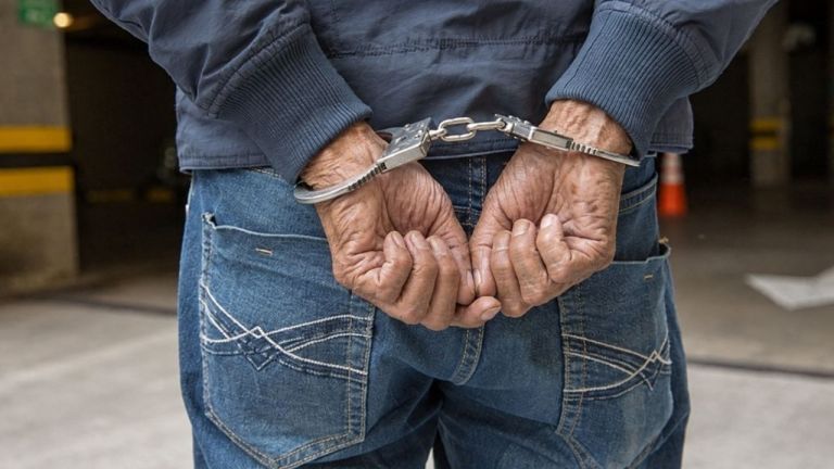 Enviado a la cárcel hombre de 71 años en Urabá que es investigado por presunto abuso de su sobrina y su nieta