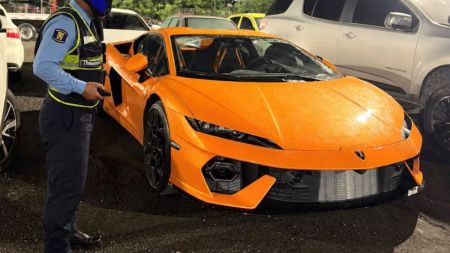Sin placas y en piques: así cayó un Lamborghini en operativo de movilidad en Medellín Sin placas y en piques: así cayó un Lamborghini en operativo de movilidad en Medellín