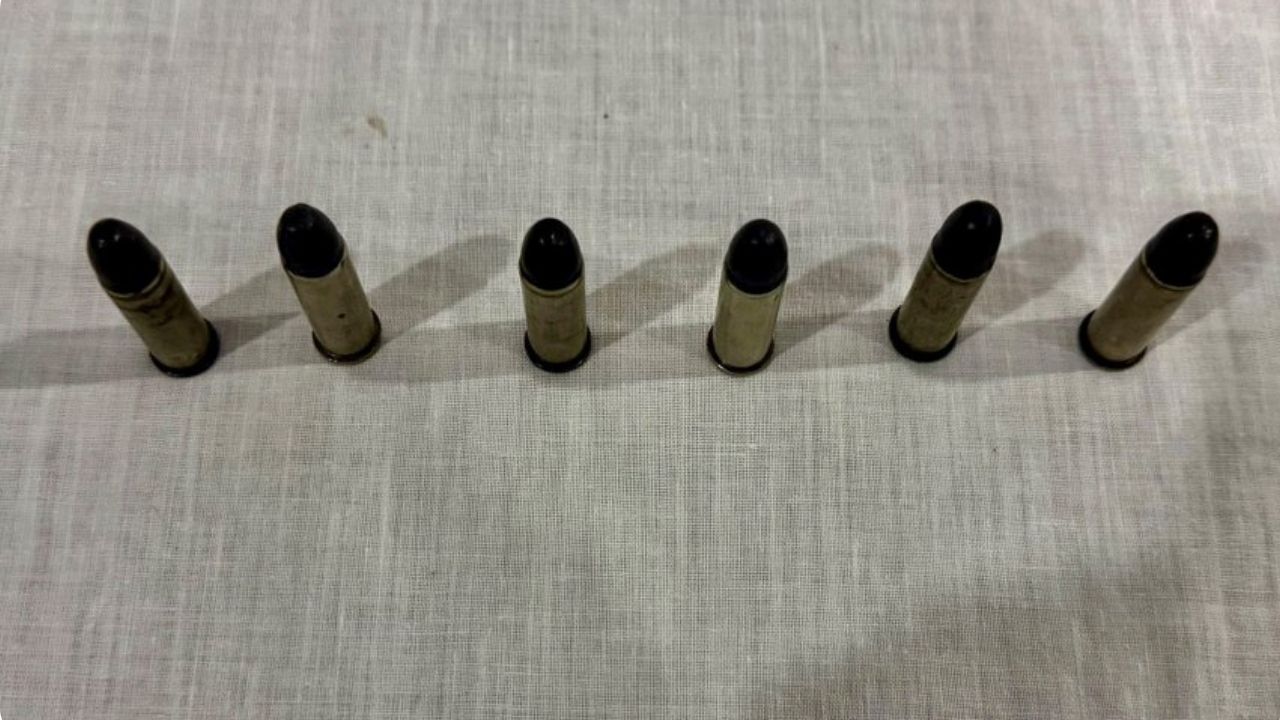 Con revólver y dinero en efectivo: señalado integrante del Clan del Golfo fue capturado en Anzá 1 Con revólver y dinero en efectivo: presunto integrante del Clan del Golfo fue capturado en Anzá