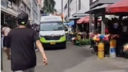 Iba a pagar la nómina de sus trabajadores y lo atracaron en el centro de Medellín, por el sector Coltejer Iba a pagar la nómina de sus trabajadores y lo atracaron en el centro de Medellín