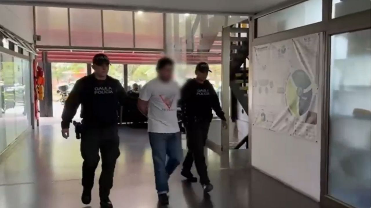 Cayó alias ‘Chompiras’, señalado de extorsionar a trabajadores y comerciantes del centro de Medellín 2 Cayó alias ‘Chompiras’, señalado de extorsionar a trabajadores y comerciantes del centro de Medellín