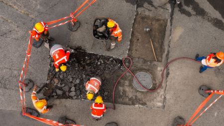 ¿Lo ha notado? Medellín ha tapado más de 23.000 huecos en sus vías